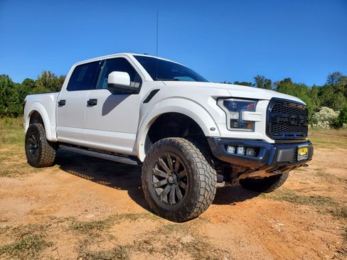 Used 2018 Ford F150 Raptor w/ Equipment Group 801A Mid image 18