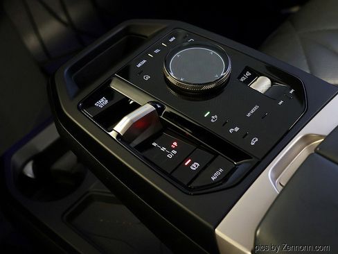 Used 2023 BMW iX M60 image 25