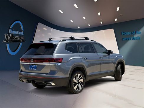 Certified 2025 Volkswagen Atlas SE image 23
