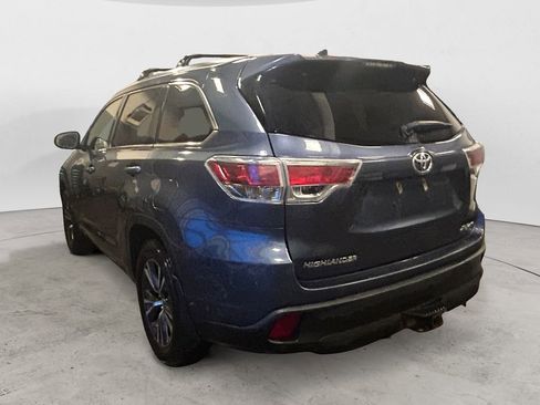 Used 2016 Toyota Highlander XLE AWD/4WD image 3