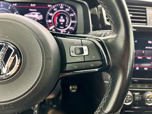 Used 2019 Volkswagen Golf R 4-Door image 12