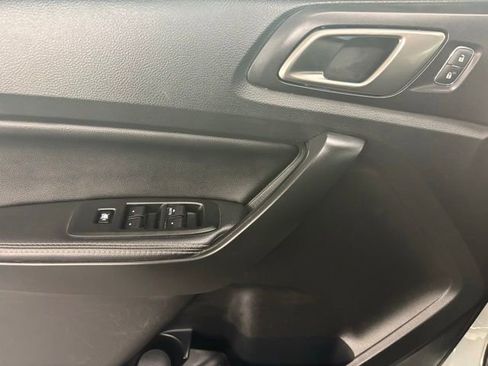 Used 2023 Ford Ranger Lariat w/ Tremor Off-Road Package AWD/4WD image 19