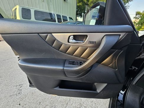 Used 2013 INFINITI FX37 2WD w/ Premium Pkg image 22