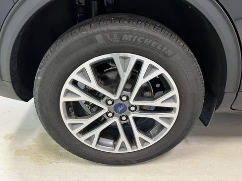 Used 2022 Ford Escape SEL image 11