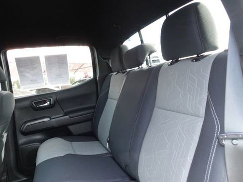 Certified 2023 Toyota Tacoma TRD Off-Road image 34