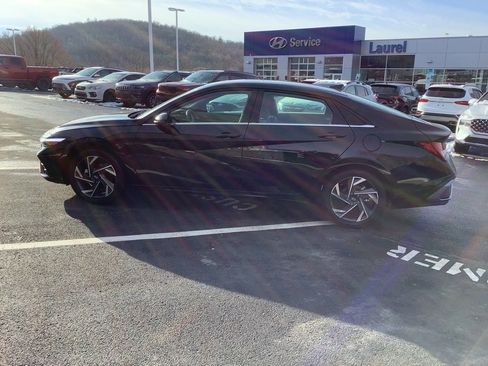 Used 2025 Hyundai Elantra SEL image 7