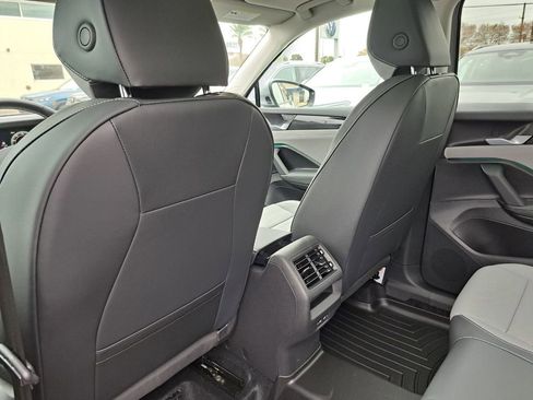 New 2026 Volkswagen Tiguan SE image 22