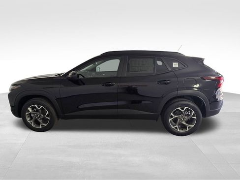 New 2026 Chevrolet Trax LT w/ Driver Confidence Package FWD image 4