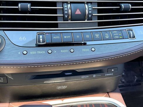 Used 2020 Lexus LS 500 w/ Interior Upgrade Package RWD image 31