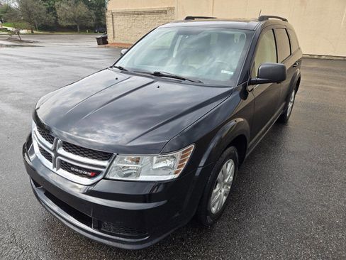 Used 2016 Dodge Journey SE w/ Flexible Seating Group image 3