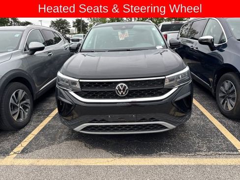 Used 2024 Volkswagen Taos SE FWD image 4