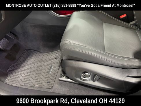 Used 2024 Jaguar F-PACE R-Dynamic S image 15