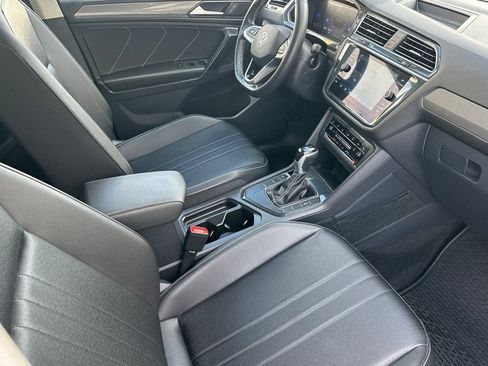 Certified 2023 Volkswagen Tiguan SE image 17