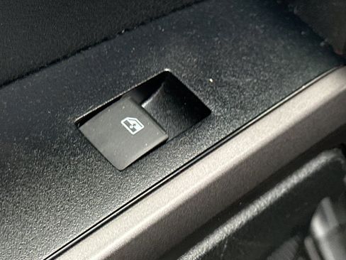 Used 2022 Toyota Tacoma TRD Off-Road w/ TRD Premium Off Road Package image 33