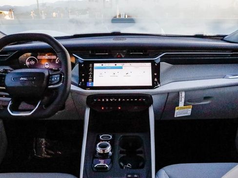 New 2026 Jeep Cherokee Laredo AWD/4WD image 15