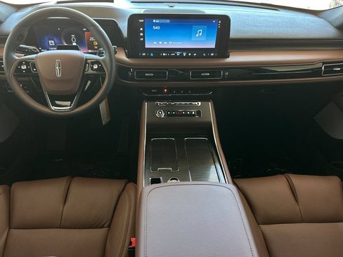 New 2026 Lincoln Aviator Reserve w/ Luxury Package RWD image 12