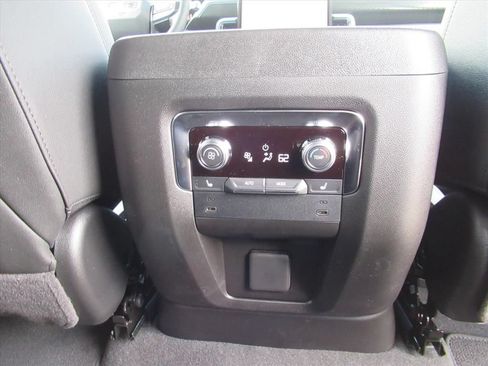 New 2026 GMC Yukon AT4 w/ AT4 Premium Package AWD/4WD image 33
