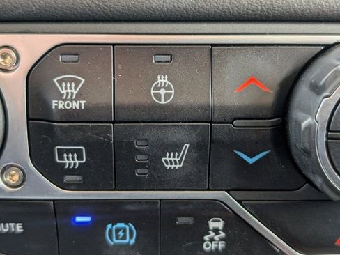 Used 2025 Jeep Wrangler Unlimited Sahara AWD/4WD image 18