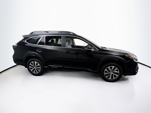 Used 2023 Subaru Outback Premium image 4