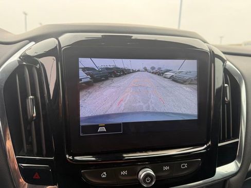 Used 2023 Chevrolet Traverse LT image 27