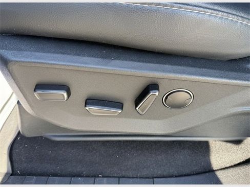 Used 2025 Ford F150 Lariat w/ Equipment Group 502A High image 25