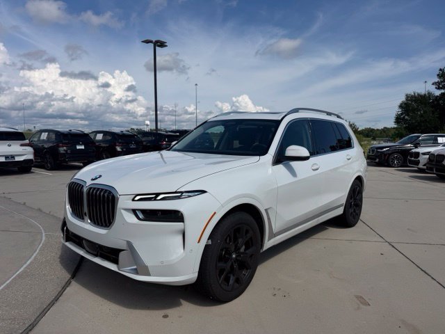Used 2026 BMW X7 xDrive40i w/ Premium Package AWD/4WD image 1