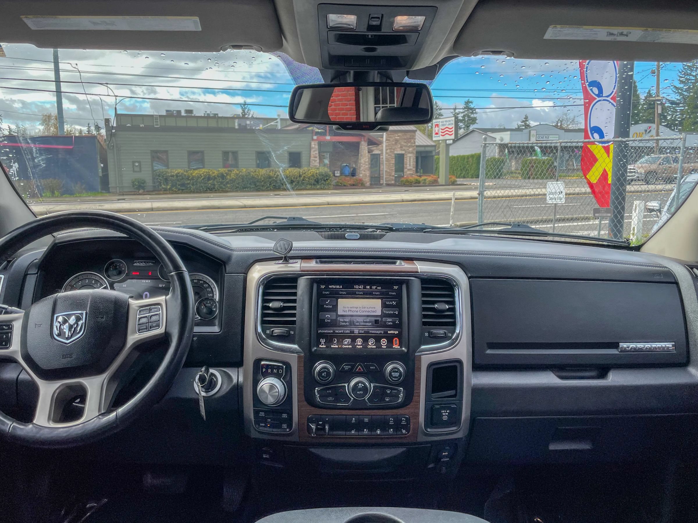 Used 2017 RAM 1500 Laramie w/ Cold Weather Group AWD/4WD image 3