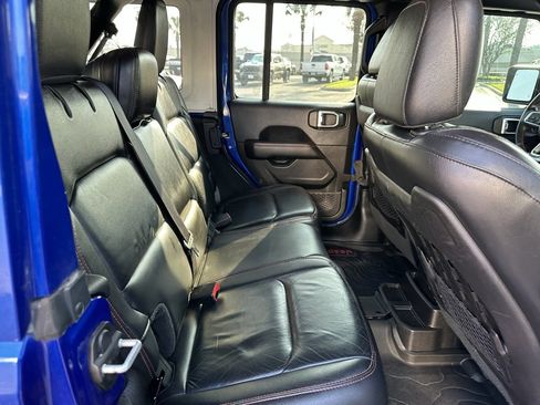 Used 2019 Jeep Wrangler Unlimited Rubicon w/ Dual Top Group image 20