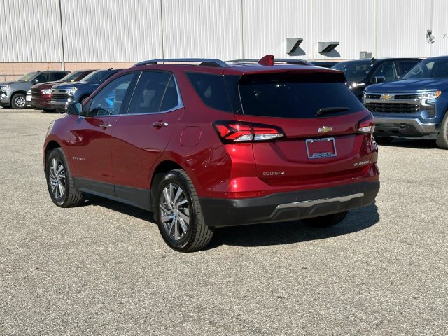 Used 2024 Chevrolet Equinox Premier AWD/4WD image 3