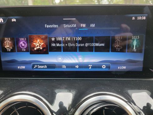 Used 2025 Mercedes-Benz GLA 250 4MATIC image 26