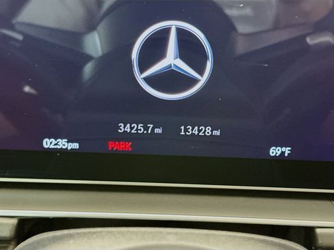 Used 2024 Mercedes-Benz GLS 580 4MATIC image 13