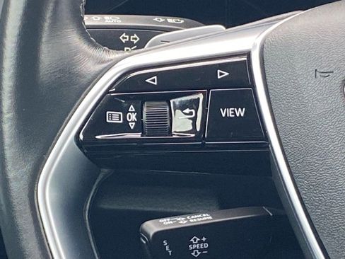 Used 2022 Audi e-tron Premium image 8