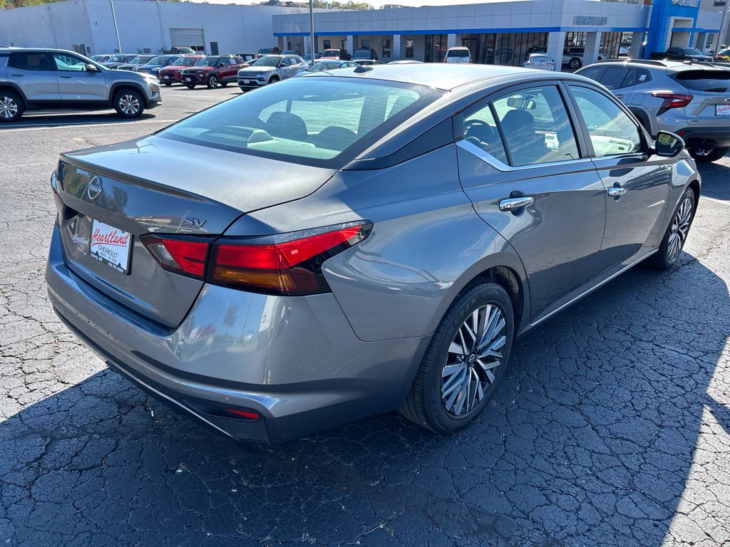 Used 2024 Nissan Altima 2.5 SV FWD image 5