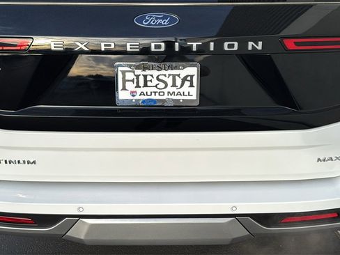 Certified 2025 Ford Expedition Max Platinum image 8