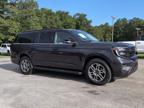 Used 2025 Ford Expedition Max Active RWD image 2