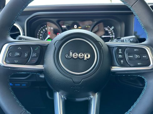 Used 2024 Jeep Wrangler High Altitude AWD/4WD image 24