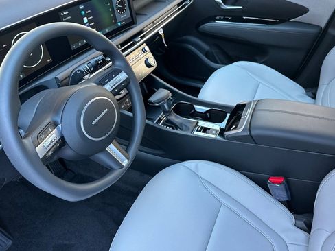 Certified 2025 Hyundai Santa Cruz SEL image 11