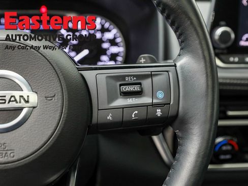 Used 2021 Nissan Rogue SV w/ Premium Package image 13