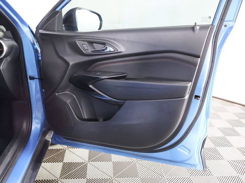 Used 2025 Chevrolet Trax RS w/ Driver Confidence Package FWD image 22