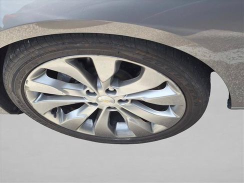 Used 2017 Chevrolet Malibu Premier w/ Premier Sun and Wheel Package FWD image 10