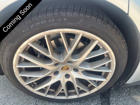 Used 2018 Porsche Panamera 4 AWD/4WD image 31