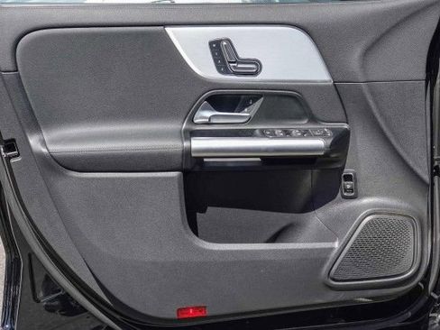 Used 2025 Mercedes-Benz GLA 250 image 20