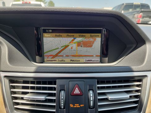 Used 2011 Mercedes-Benz E 550 4MATIC Sedan image 28