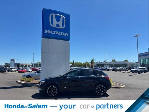 Used 2019 Mercedes-Benz GLA 250 4MATIC image 3