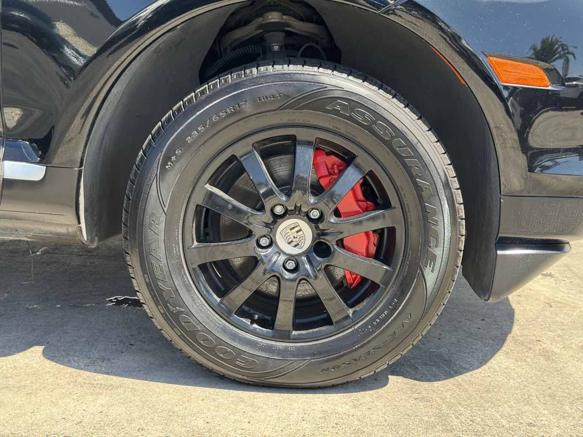 Used 2010 Porsche Cayenne AWD/4WD image 6