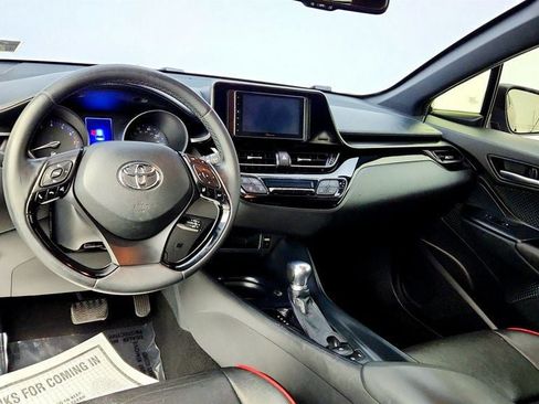 Used 2018 Toyota C-HR XLE FWD image 12