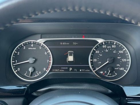 Used 2025 Nissan Pathfinder SV image 18