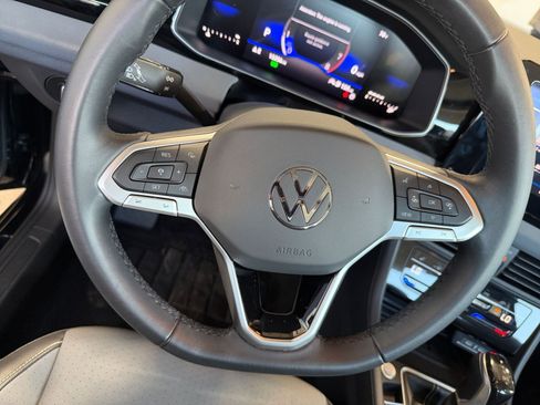 Used 2025 Volkswagen Jetta SE image 27