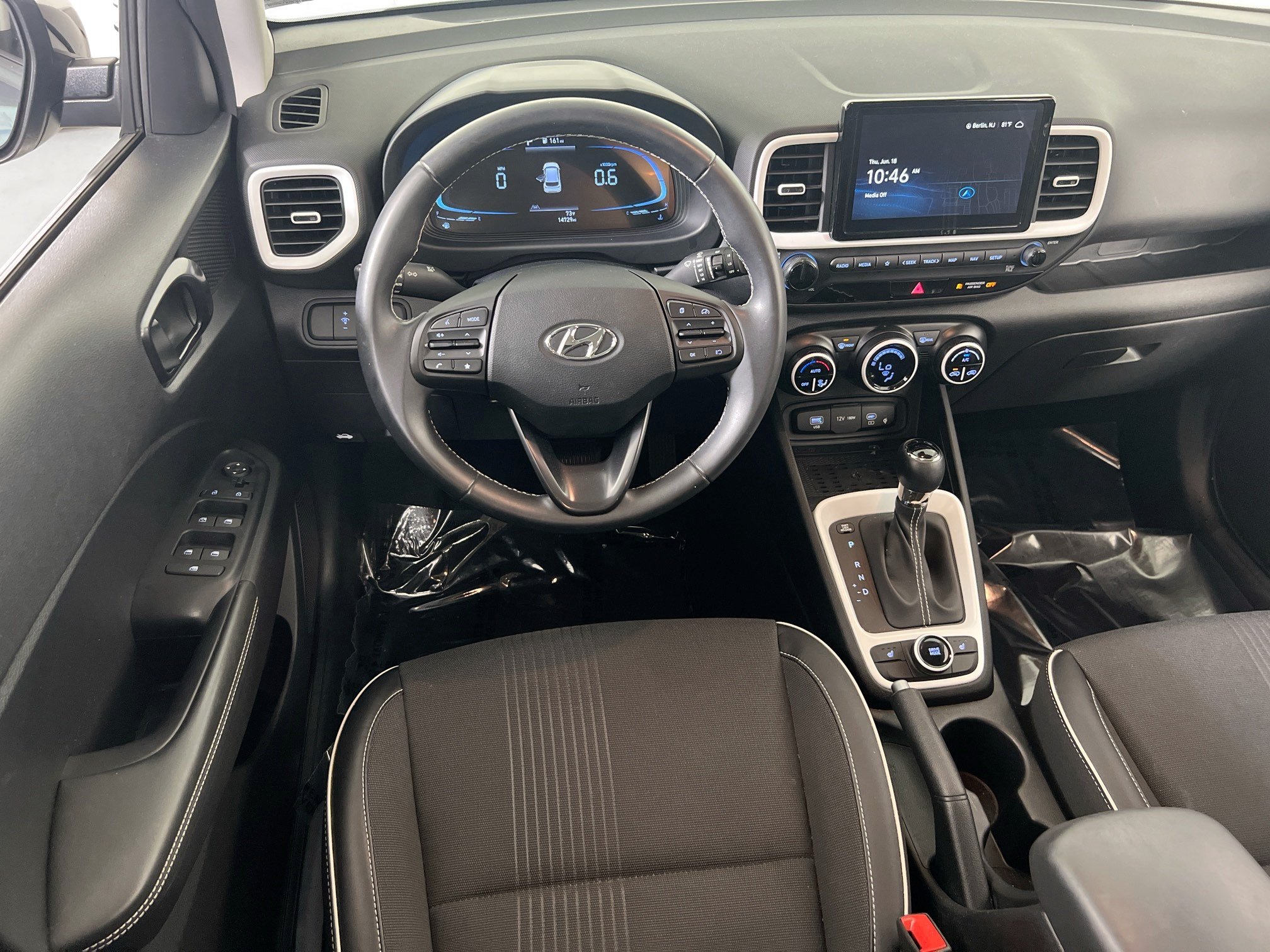 Used 2023 Hyundai Venue Limited FWD image 20