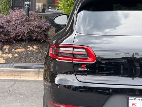 Used 2018 Porsche Macan Sport Edition AWD/4WD image 15